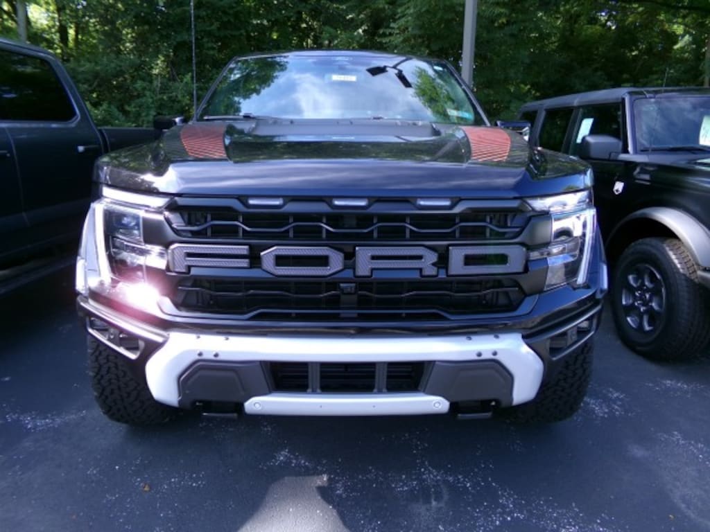 New 2026 Ford F-150 Raptor 37 CrewCab 4x4 Truck SuperCrew Cab