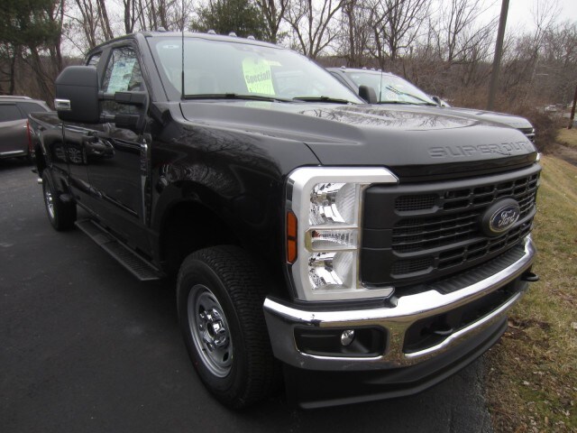 2025 Ford F-250 XL photo 3
