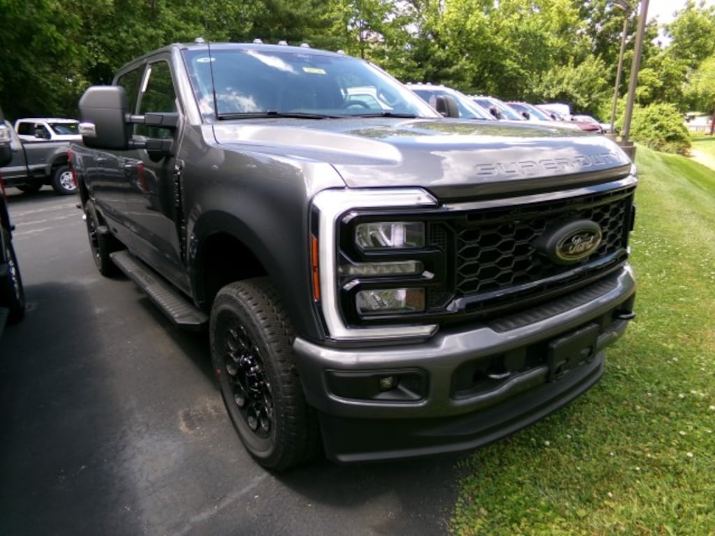 New 2026 Ford F-250 XLT CrewCab 4x4 Truck Crew Cab