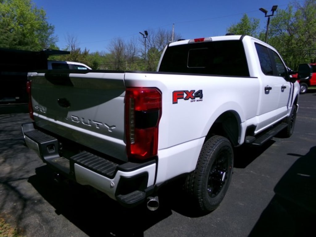 New 2026 Ford F-350 XL CrewCab 4x4 Truck Crew Cab