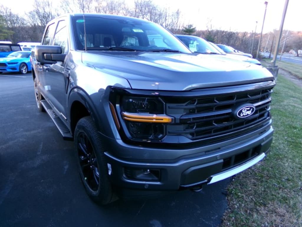 New 2025 Ford F-150 XLT CrewCab 4x4 Truck SuperCrew Cab