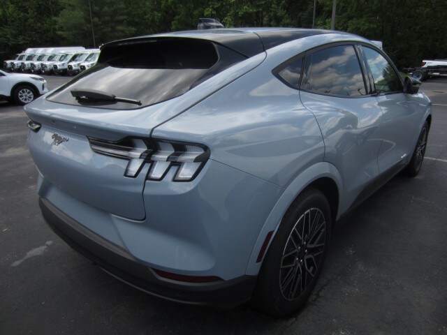 2025 Ford Mustang Mach-E Premium photo 4