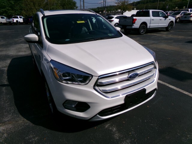 2019 Ford Escape Titanium photo 2