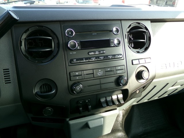 2014 Ford F-550 - Photo 11