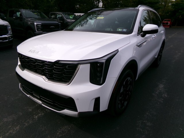 2025 Kia Sorento S photo 4