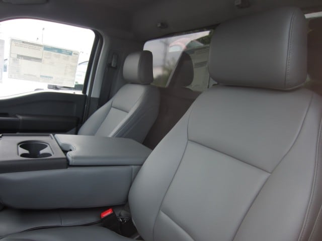 2025 Ford F-550 Super Duty Chassis Cab XL - Photo 9