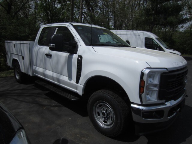 2025 Ford F-250 XL photo 2