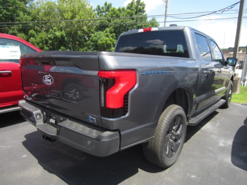 New 2025 Ford F-150 Lightning Flash Extended Range CrewCab 4x4 Truck SuperCrew Cab