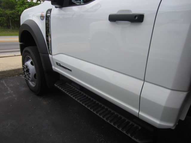 2025 Ford F-550 Super Duty Chassis Cab XL - Photo 8
