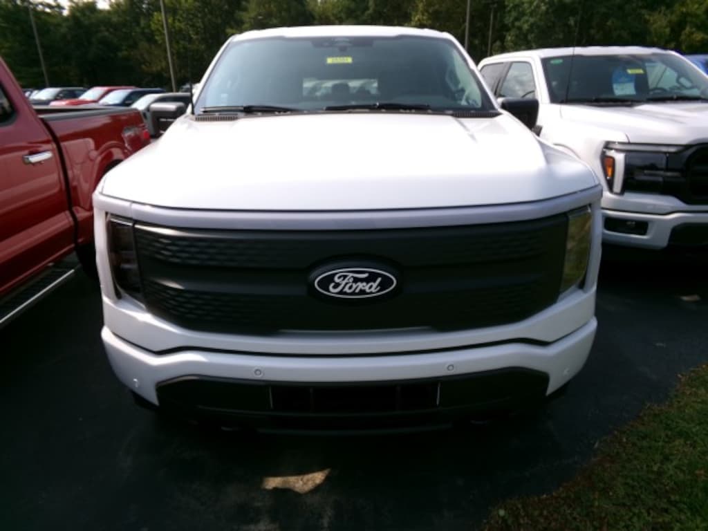 New 2025 Ford F-150 Lightning Flash Extended Range CrewCab 4x4 Truck SuperCrew Cab