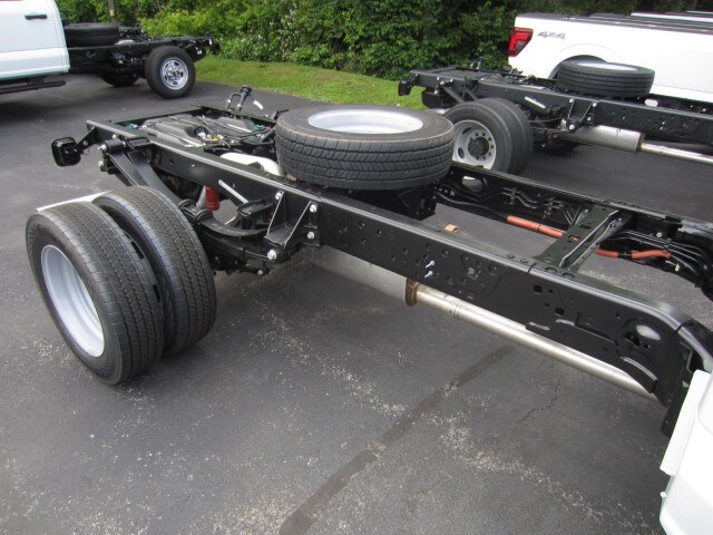 2025 Ford F-450 XL photo 4