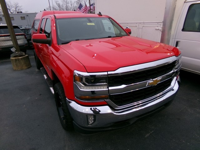 Used 2018 Chevrolet Silverado 1500 LT with VIN 1GCVKREC5JZ264240 for sale in Coatesville, PA