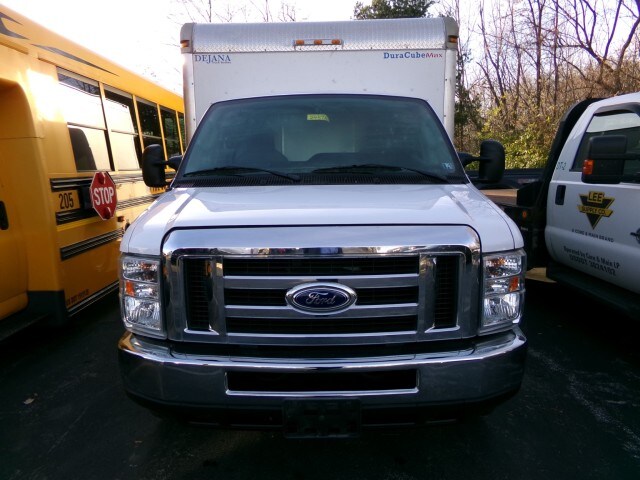 2016 Ford E-350 photo 3