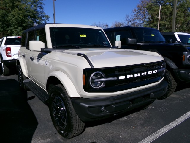 New 2026 Ford Bronco Outer Banks 4x4 SUV