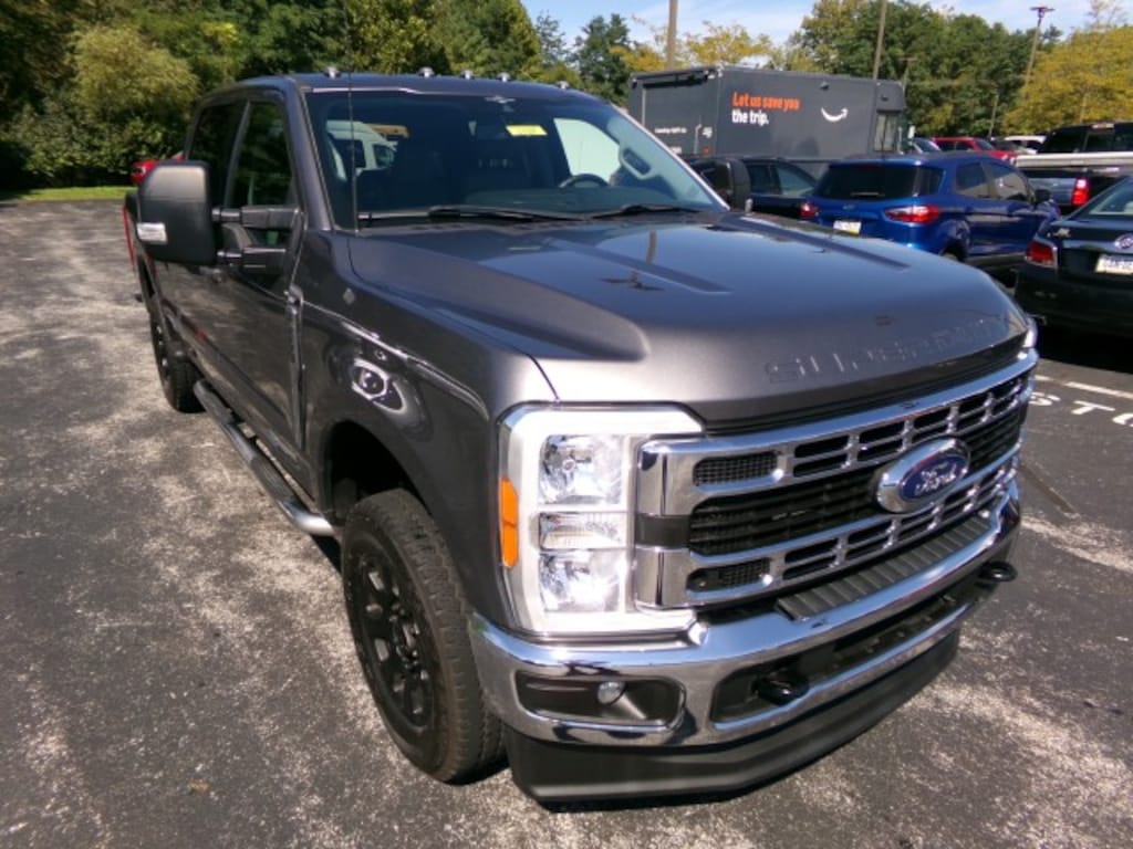 Used 2023 Ford F-250 XLT CrewCab 4x4 Pickup Truck
