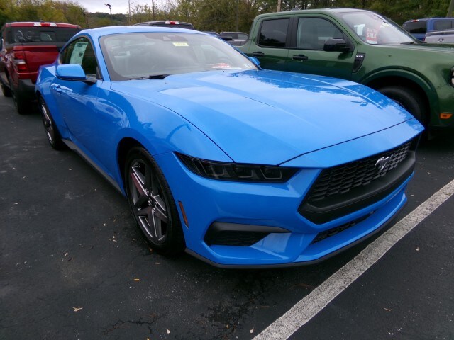 2025 Ford Mustang EcoBoost photo 4