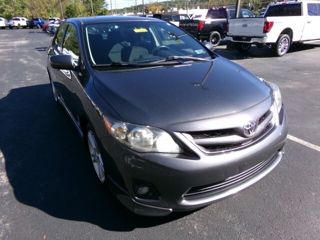 2013 Toyota Corolla S photo 2