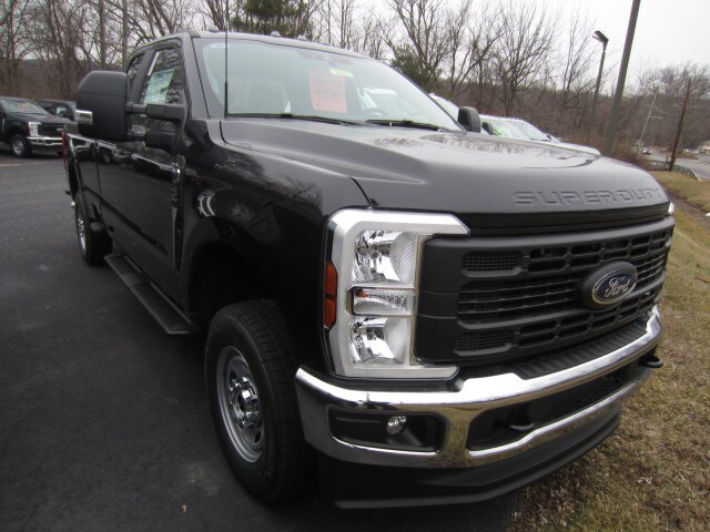 2025 Ford F-250 XL photo 3