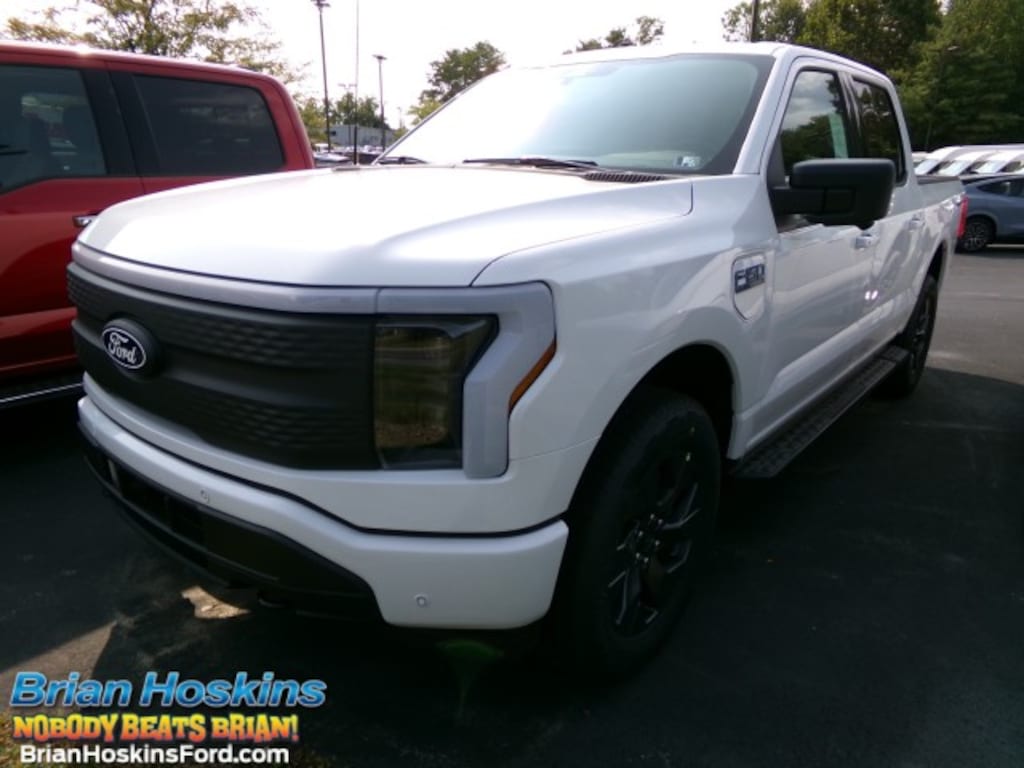New 2025 Ford F-150 Lightning Flash Extended Range CrewCab 4x4 Truck SuperCrew Cab