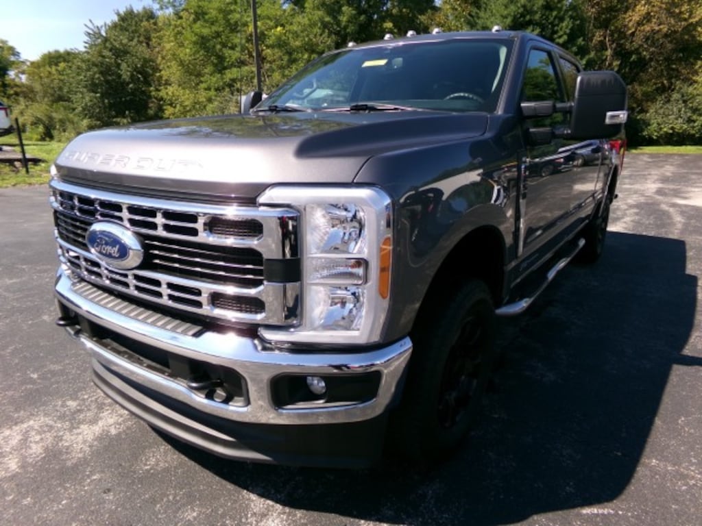 Used 2023 Ford F-250 XLT CrewCab 4x4 Pickup Truck