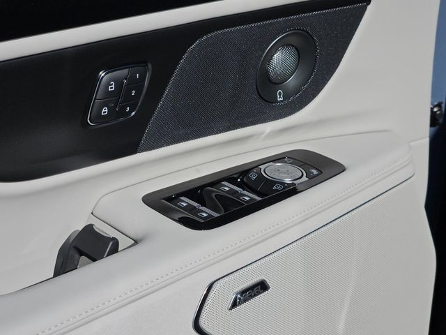 2026 Lincoln Nautilus Premiere - Photo 19