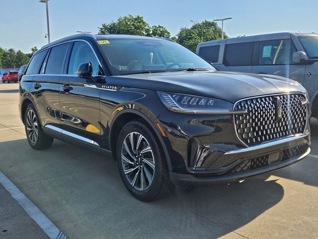 2026 Lincoln Aviator Premiere RWD's photo