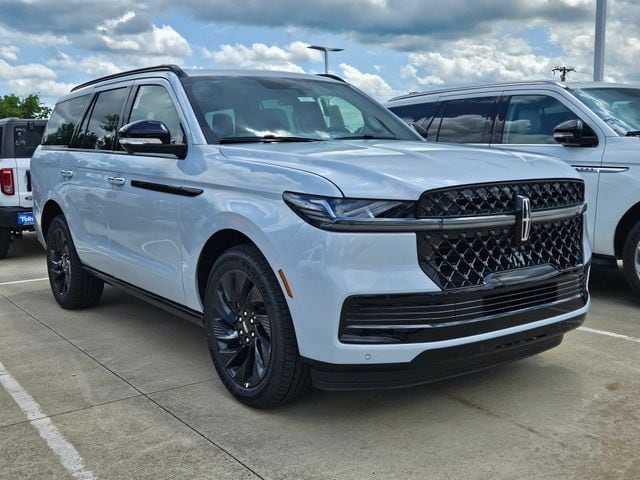 2026 Lincoln Navigator Reserve 4WD's photo