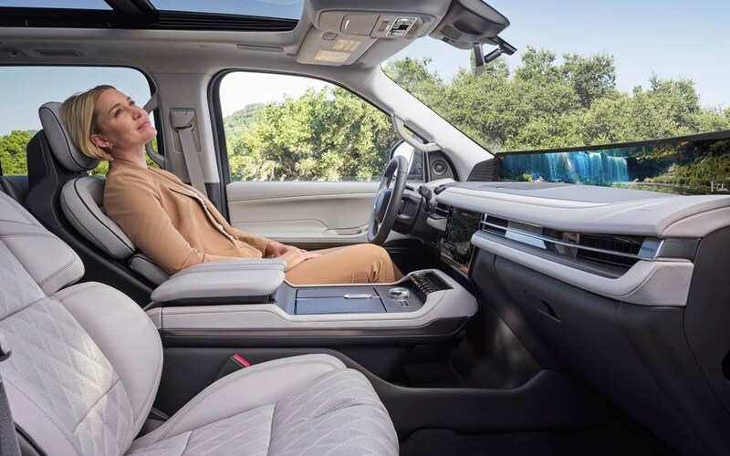 2025 Lincoln Navigator interior