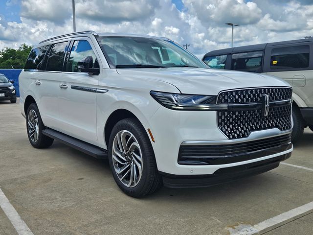 2026 Lincoln Navigator Premiere AWD's photo