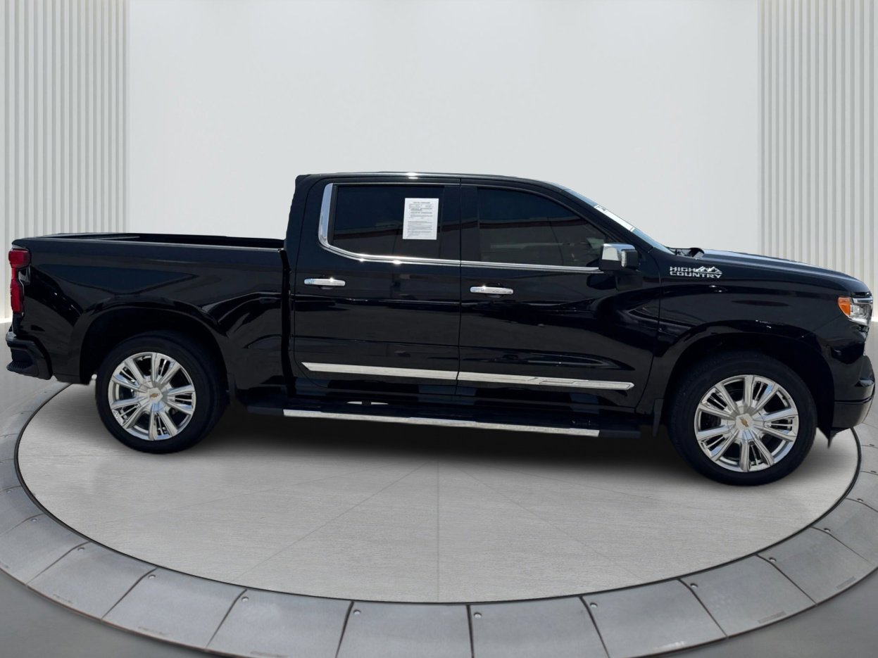 2023 Chevrolet Silverado 1500 High Country photo 4