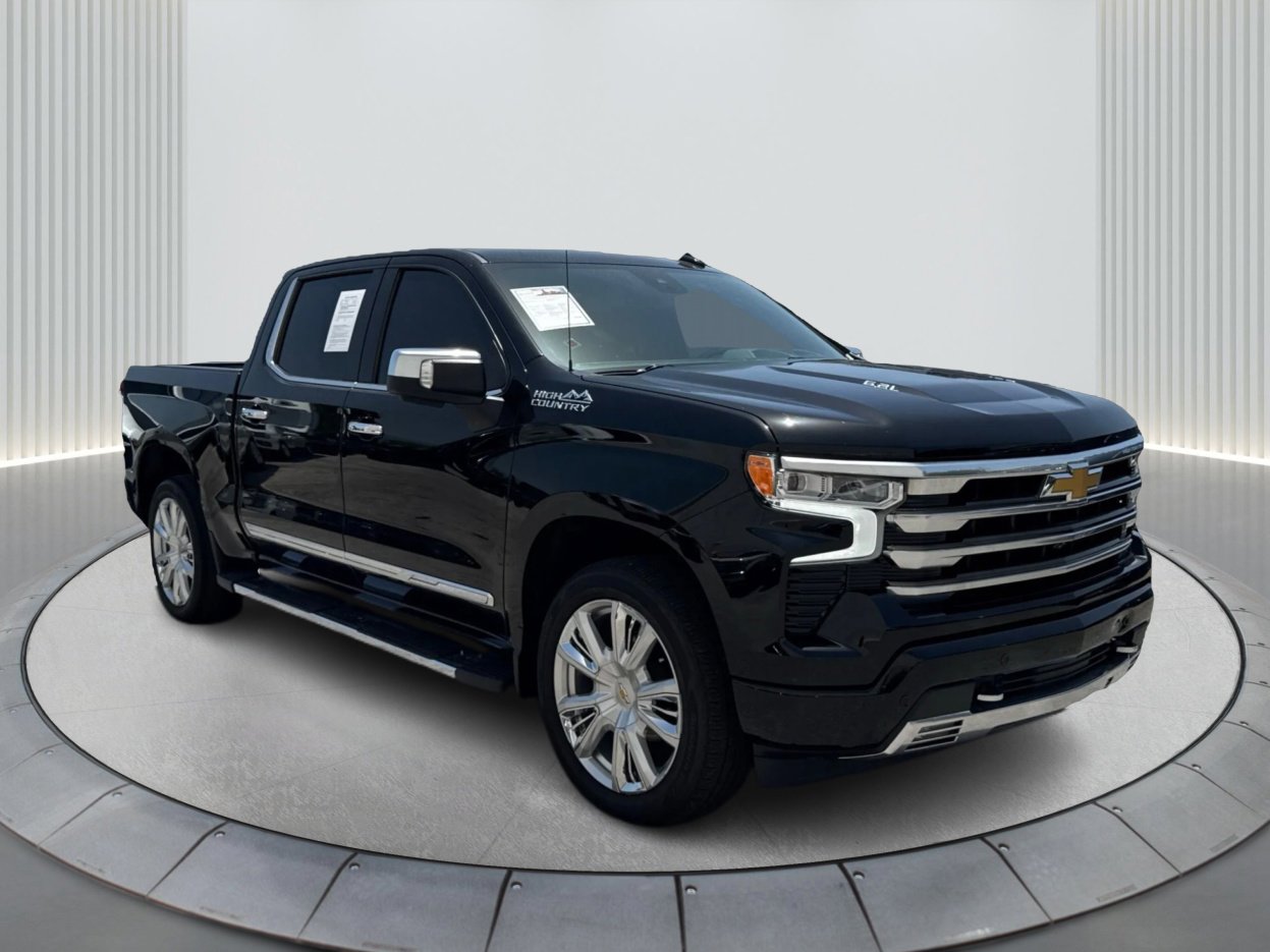 2023 Chevrolet Silverado 1500 High Country photo 3