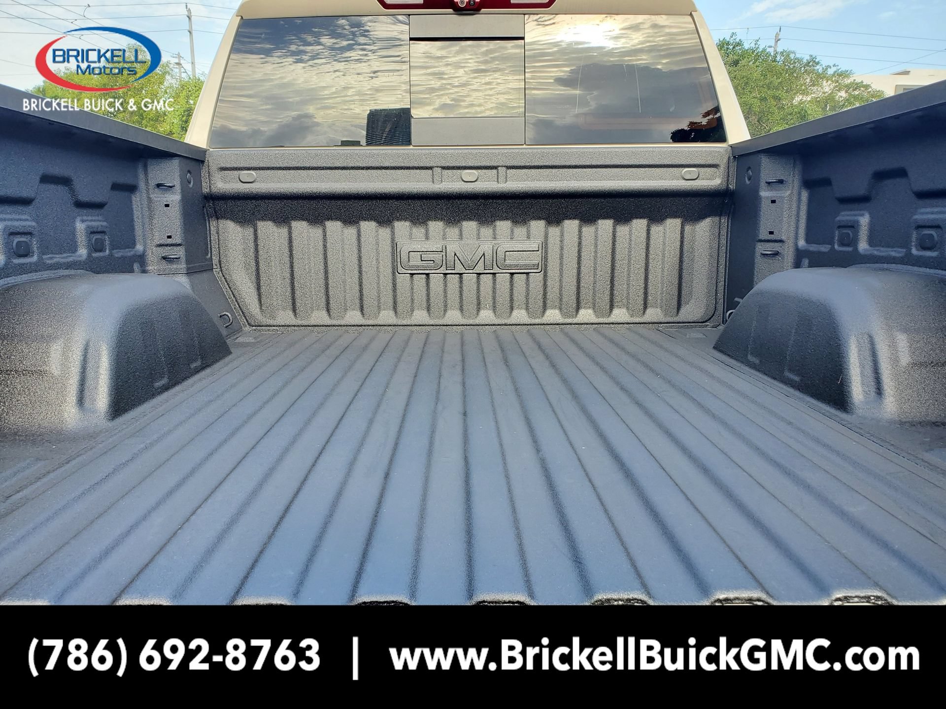2026 GMC Sierra 1500 AT4X - Photo 8