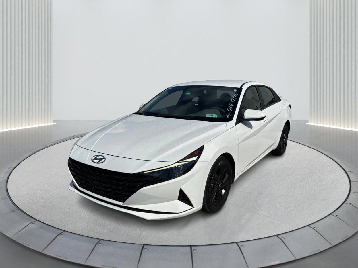 2023 Hyundai Elantra SEL's photo