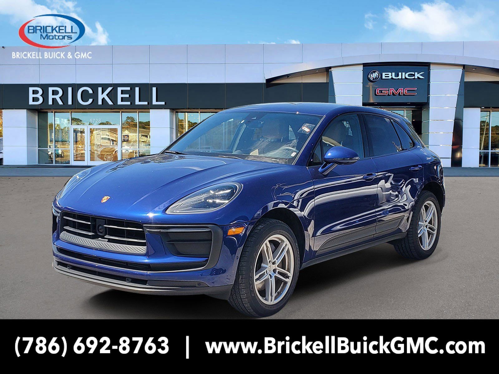2024 Porsche Macan -'s photo