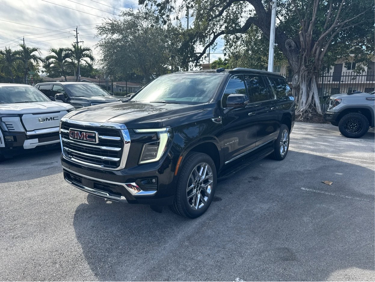 2026 GMC Yukon XL Elevation's photo