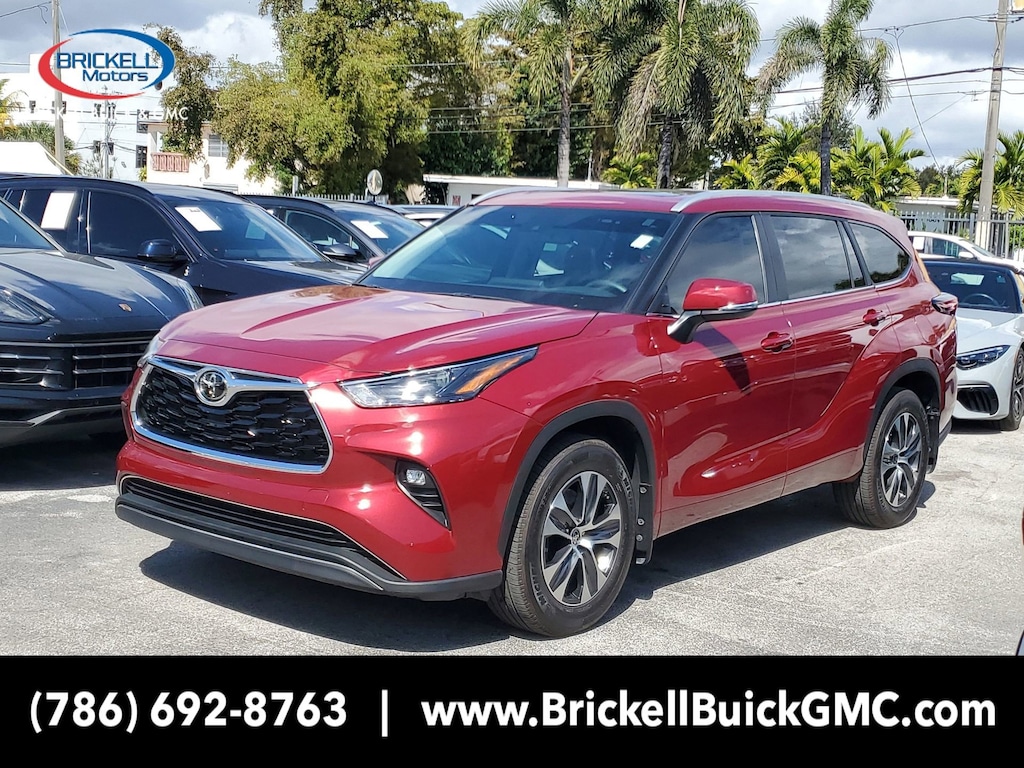 Used 2025 Toyota Highlander XLE SUV