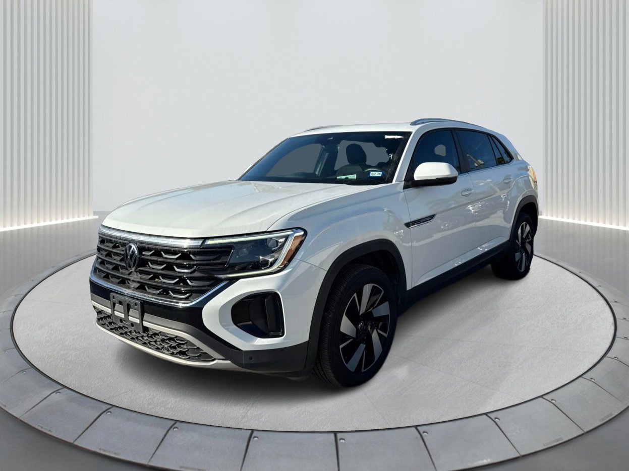 2024 Volkswagen Atlas Cross Sport SE's photo