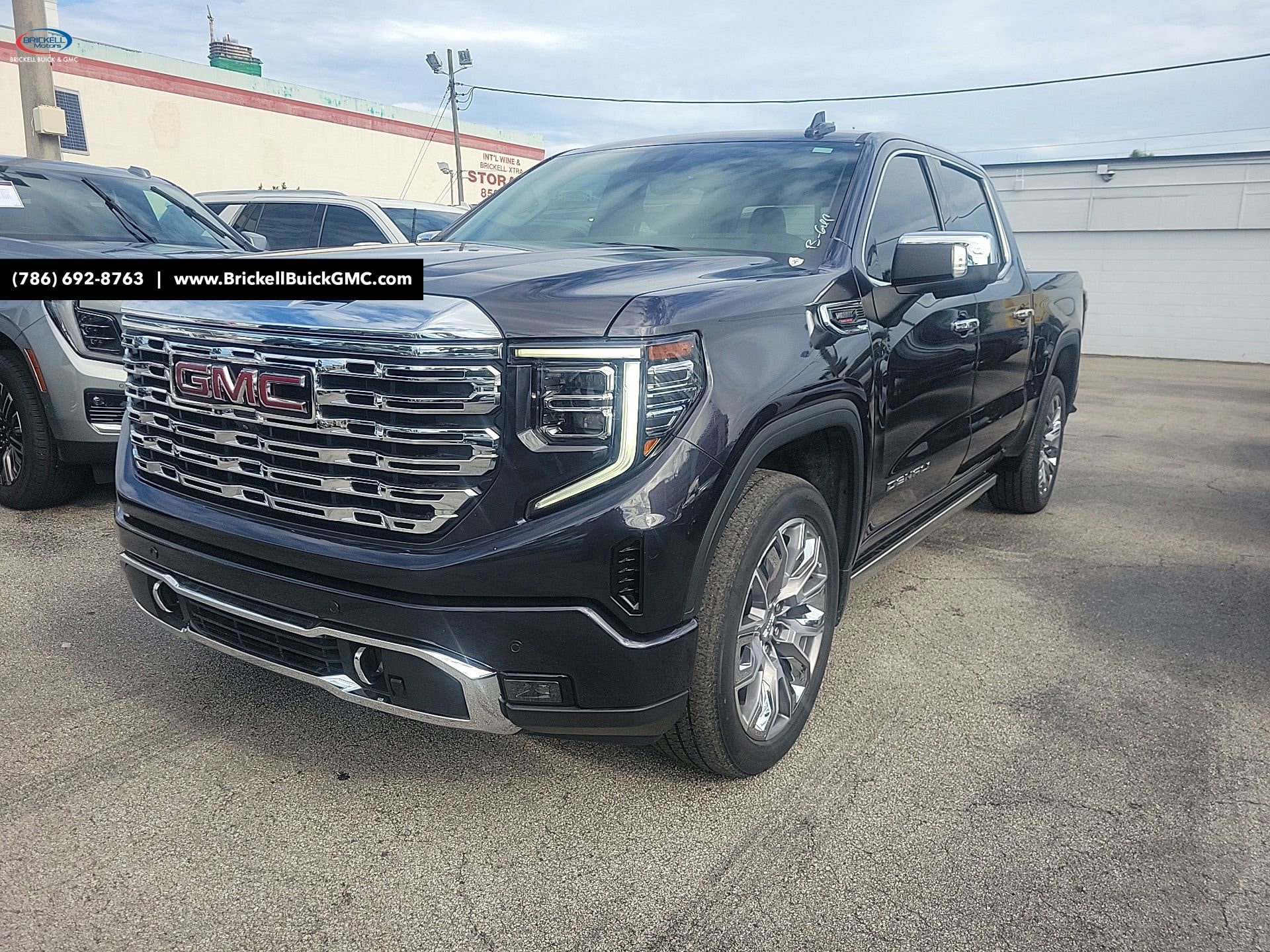 2023 GMC Sierra 4WD Crew Cab Short Box Denali's photo