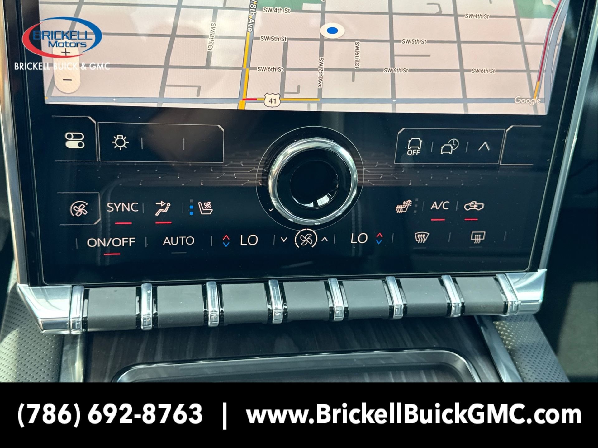 2025 GMC Sierra EV Denali - Photo 28