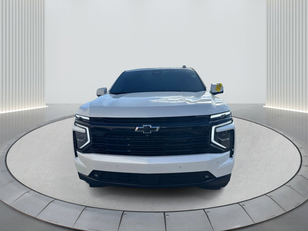 2025 Chevrolet Suburban RST photo 2