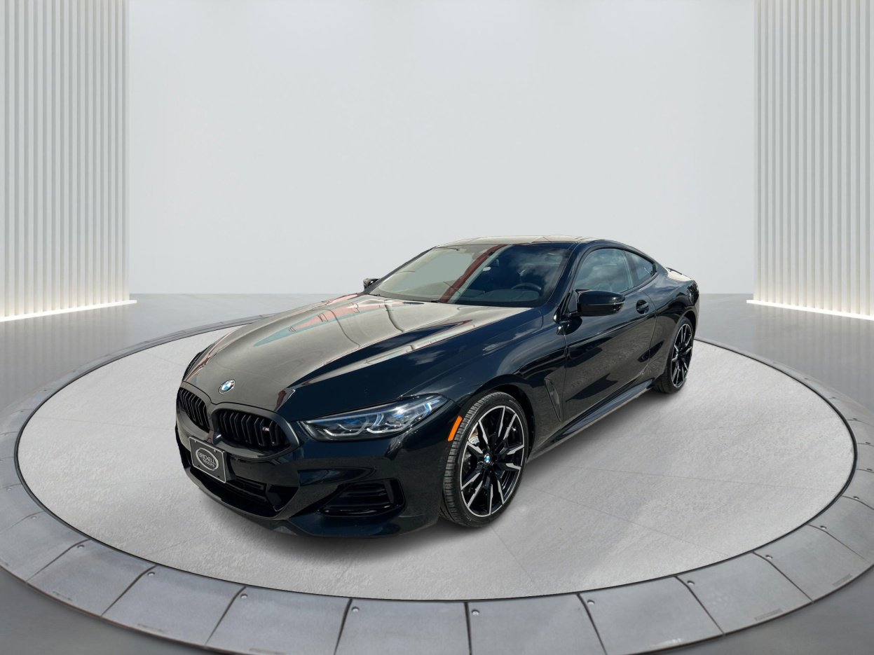 2025 BMW 8 Series M850i's photo