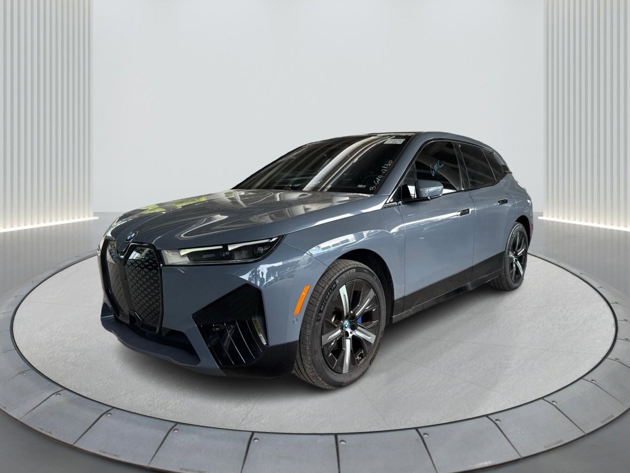 2024 BMW iX Base's photo