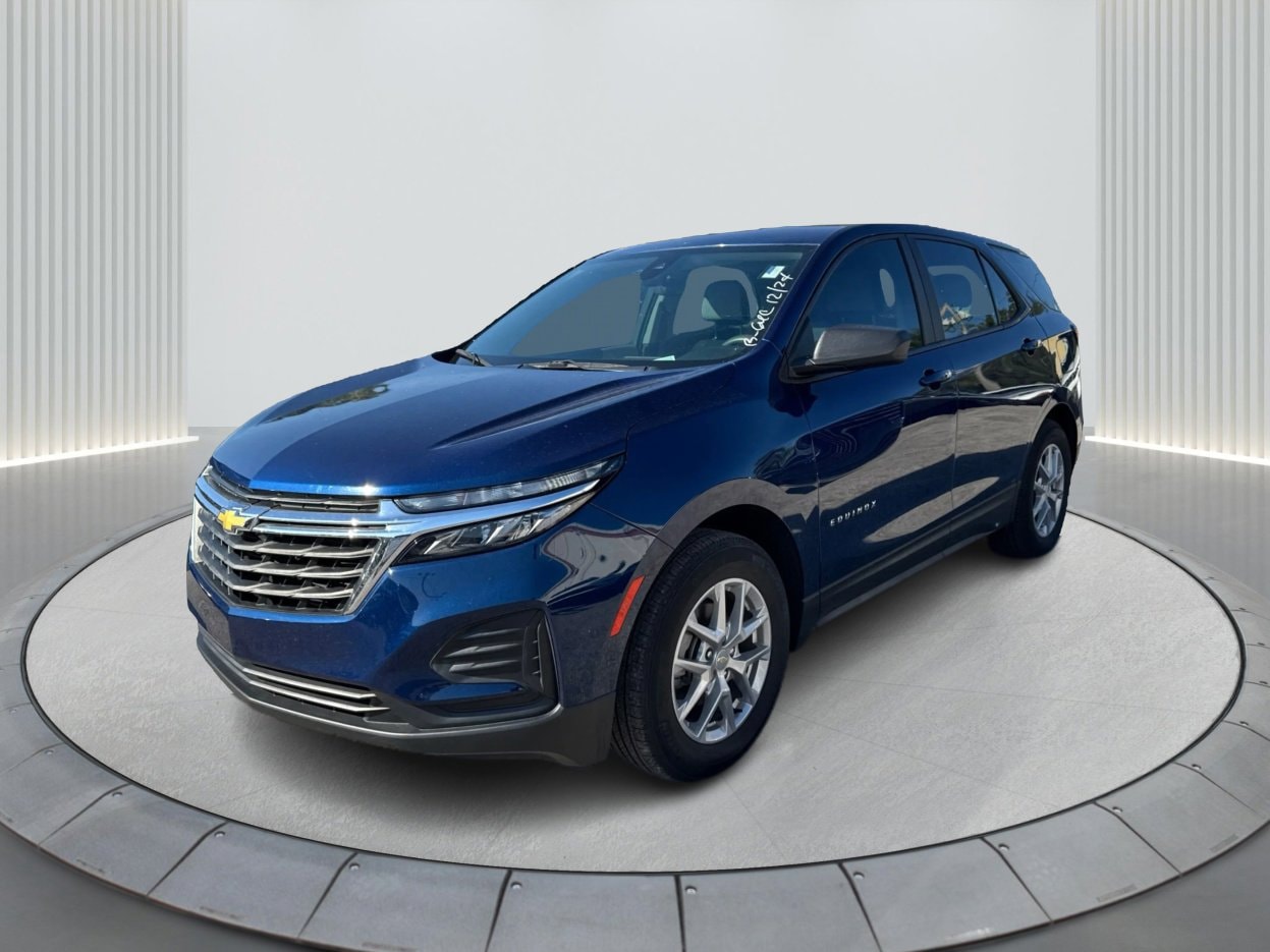 2023 Chevrolet Equinox LS's photo