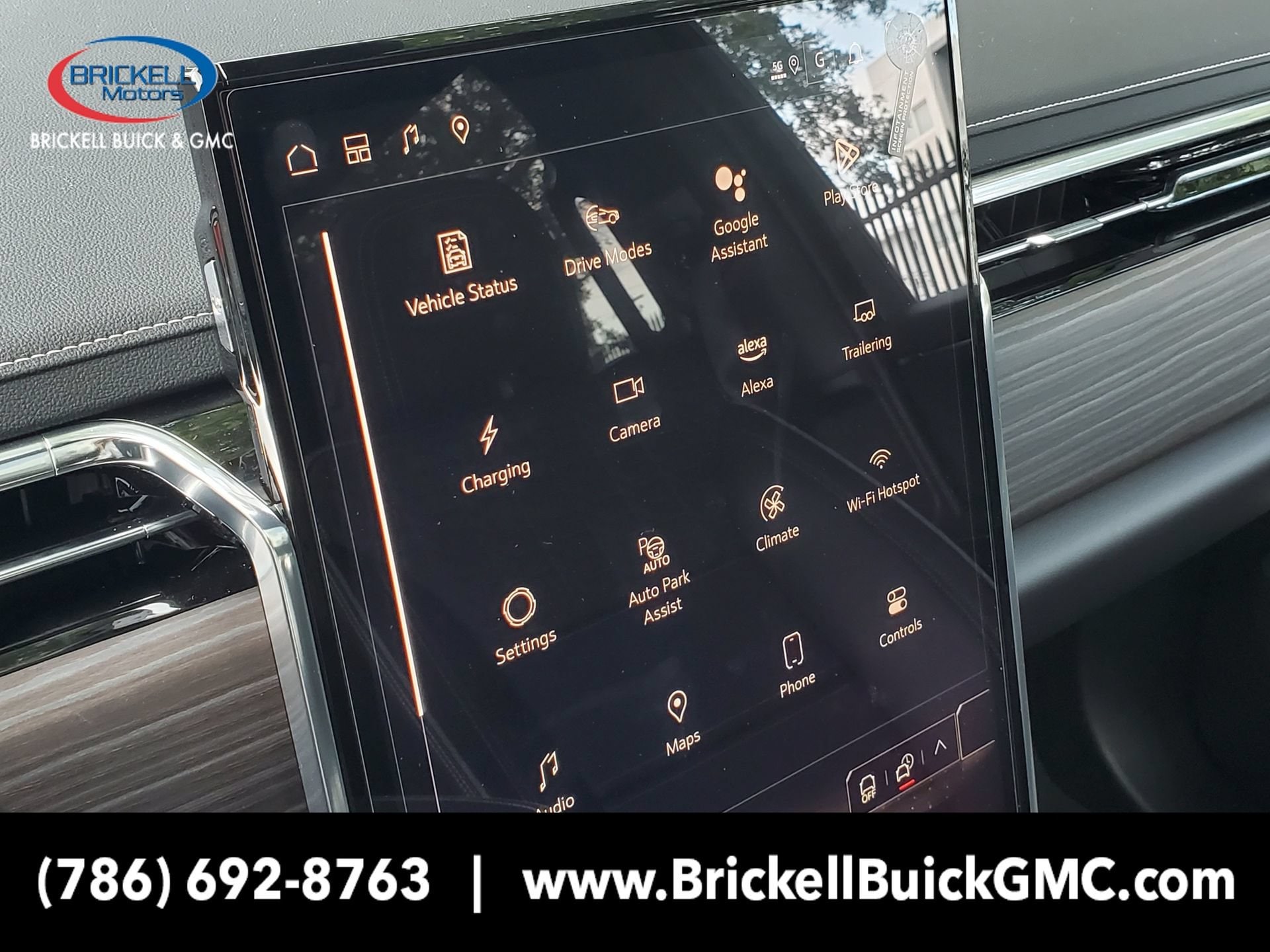 2025 GMC Sierra EV Denali - Photo 28