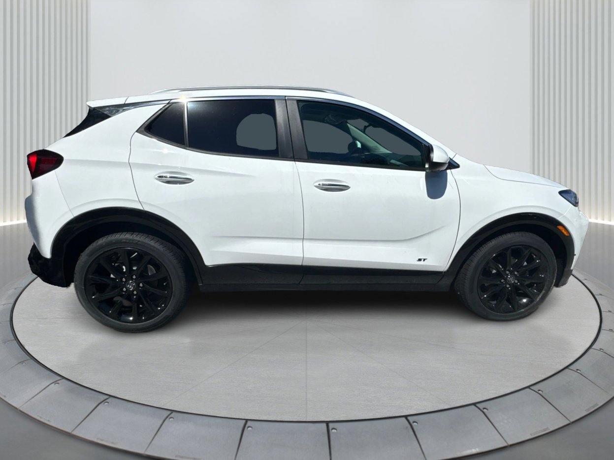 2026 Buick Encore GX Sport Touring photo 4