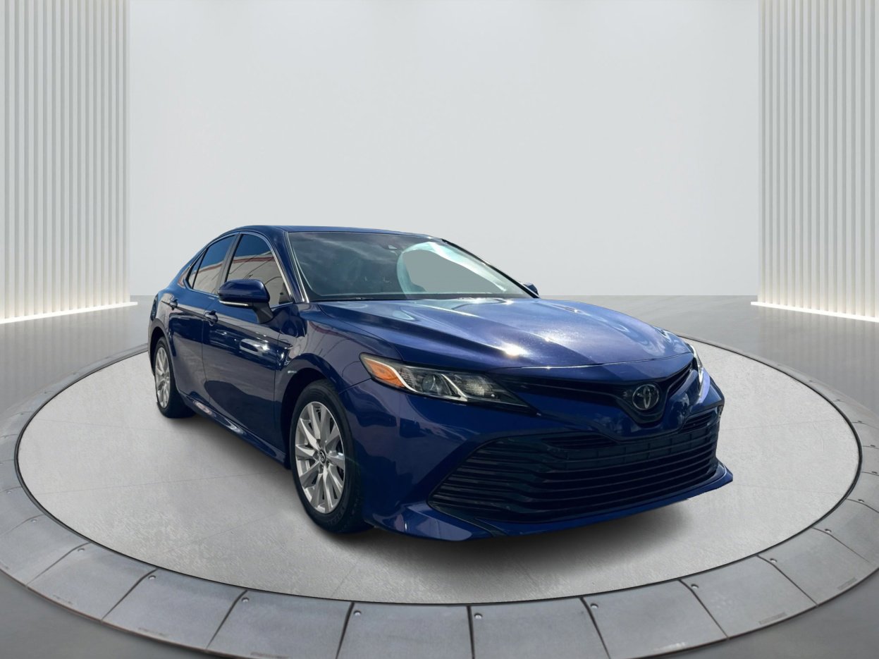 2018 Toyota Camry SE XLE photo 3