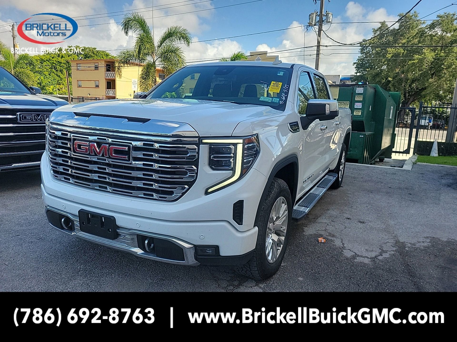 2023 GMC Sierra 4WD Crew Cab Short Box Denali's photo