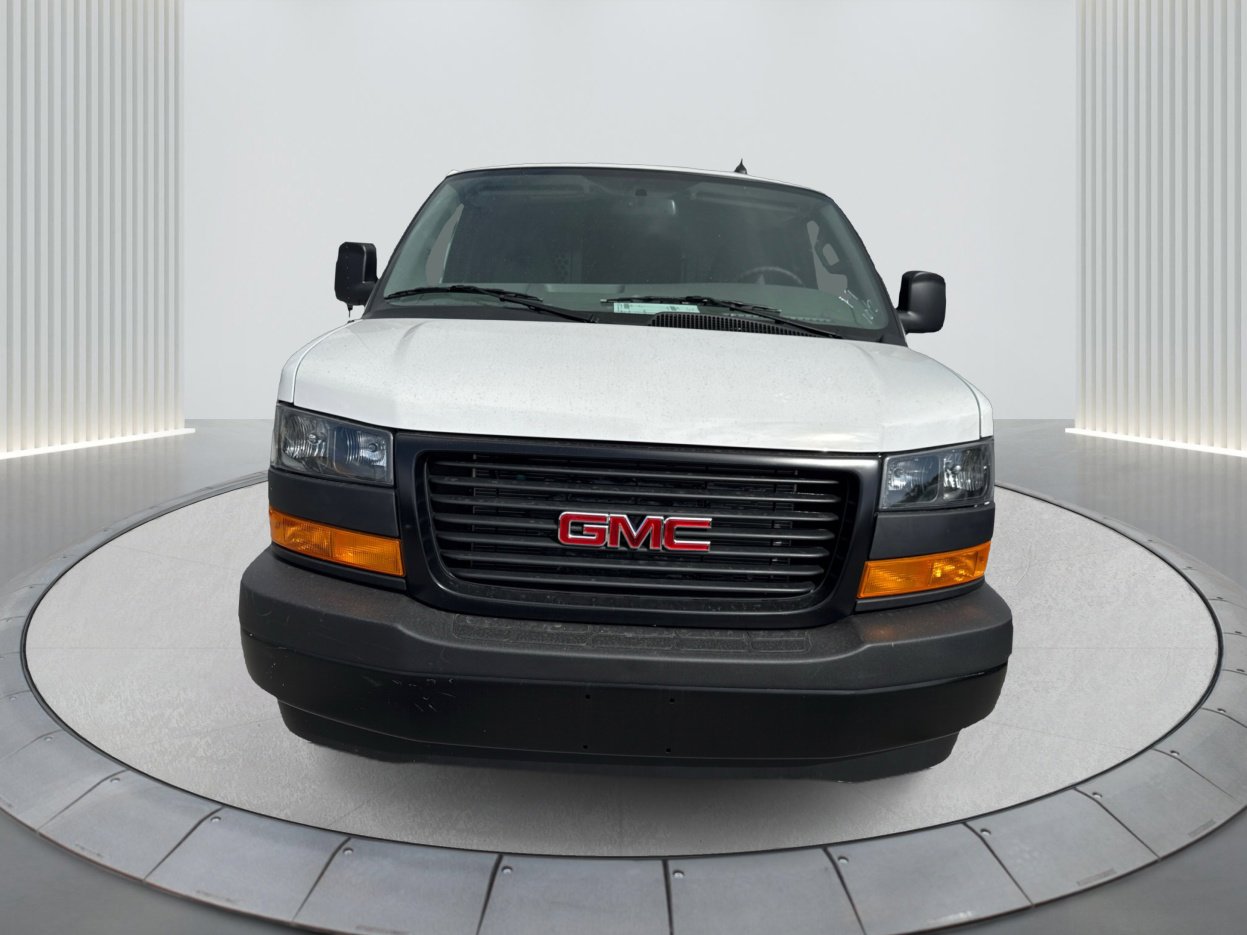 2024 Gmc Savana Cargo 2500 photo 2