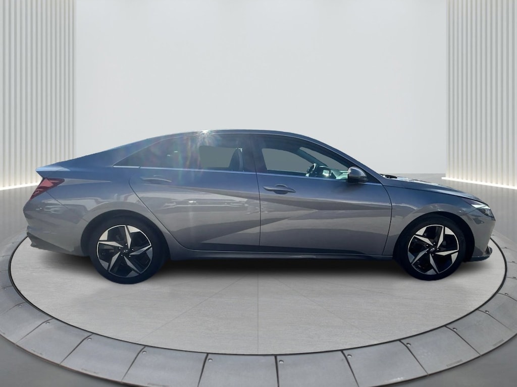 Used 2022 Hyundai Elantra Limited Sedan