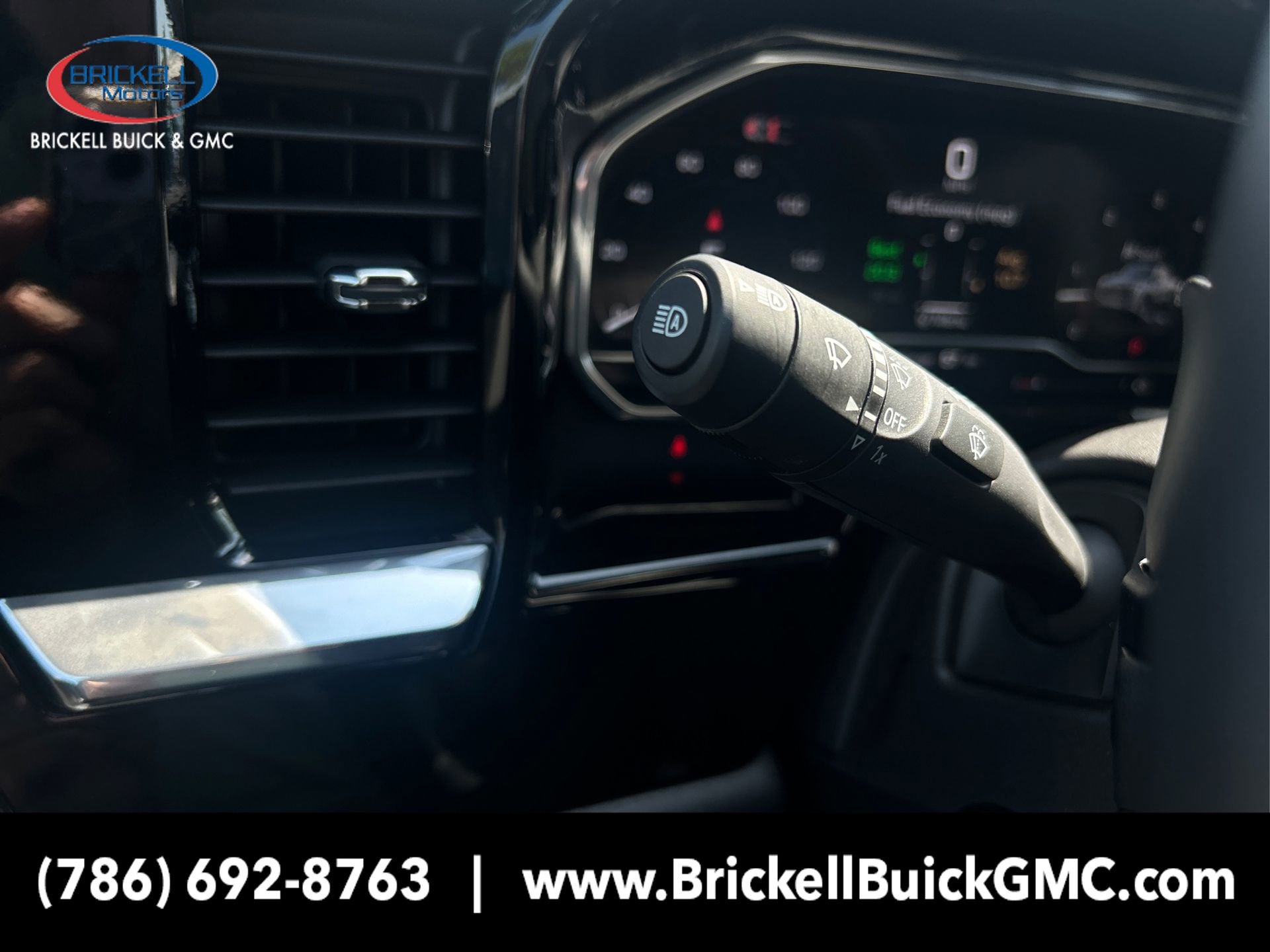 2025 GMC Sierra 1500 SLT - Photo 32